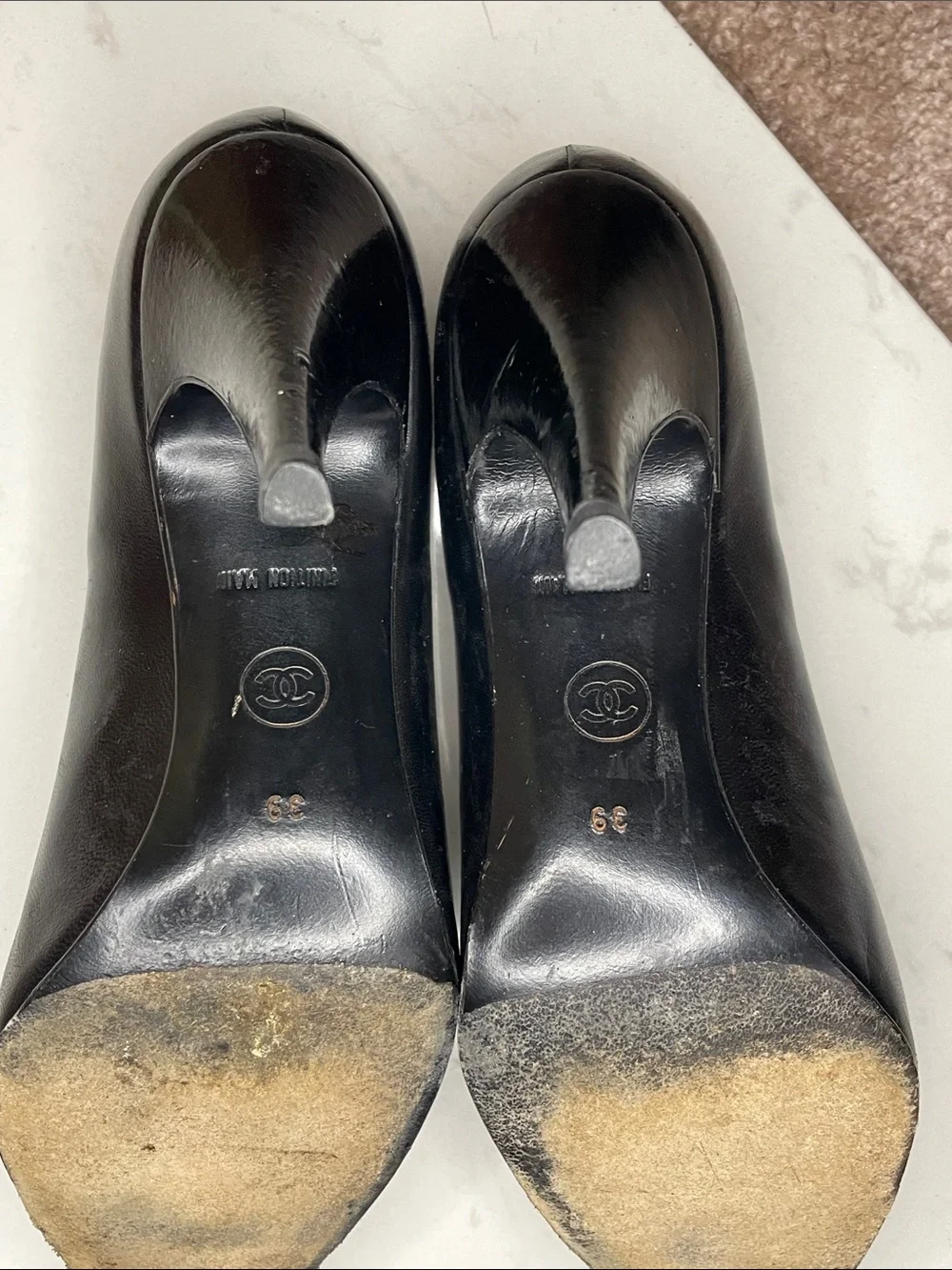 CHANEL Black Patent Leather Pointed Toe Pumps Size EU39 US8 - Picture 7 of 9